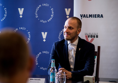 Dāvis Bertāns pavēsta par Bertānu Valmieras Basketbola skolas dibināšanu