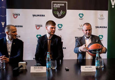 Dāvis Bertāns pavēsta par Bertānu Valmieras Basketbola skolas dibināšanu