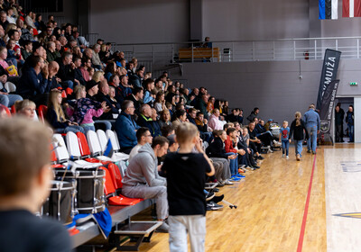 LAT-EST: VALMIERA GLASS VIA : Keila KK