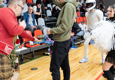 ENBL: VALMIERA GLASS VIA : Hefte Helfen Bulls Kapfenberg