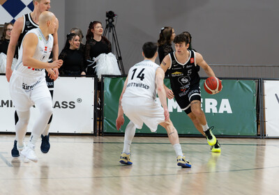 ENBL: VALMIERA GLASS VIA : Hefte Helfen Bulls Kapfenberg