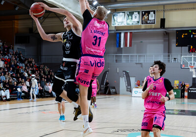 LAT-EST: VALMIERA GLASS VIA : Rīgas Zeļļi