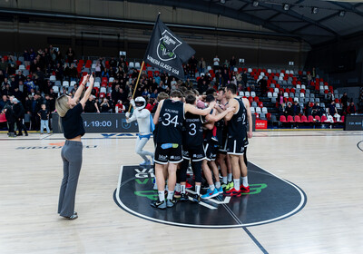 LAT-EST: VALMIERA GLASS VIA : Rīgas Zeļļi