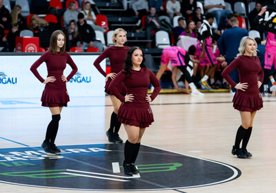 LAT-EST: VALMIERA GLASS VIA : Rīgas Zeļļi