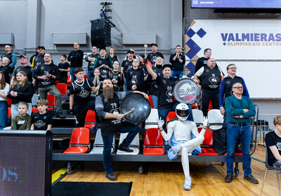 LAT-EST: VALMIERA GLASS VIA : Rīgas Zeļļi