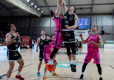 LAT-EST: VALMIERA GLASS VIA : Rīgas Zeļļi