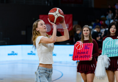 LAT-EST: VALMIERA GLASS VIA : Rīgas Zeļļi