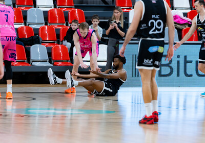 LAT-EST: VALMIERA GLASS VIA : Rīgas Zeļļi