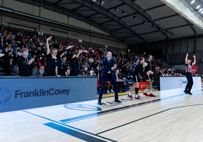 LAT-EST: VALMIERA GLASS VIA : Rīgas Zeļļi