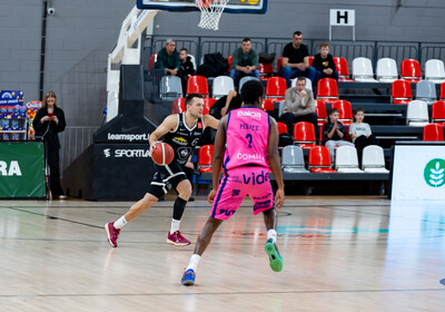 LAT-EST: VALMIERA GLASS VIA : Rīgas Zeļļi