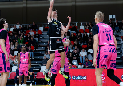 LAT-EST: VALMIERA GLASS VIA : Rīgas Zeļļi