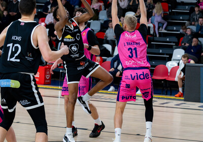 LAT-EST: VALMIERA GLASS VIA : Rīgas Zeļļi