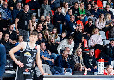 LAT-EST: VALMIERA GLASS VIA : Rīgas Zeļļi