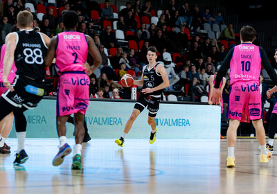 LAT-EST: VALMIERA GLASS VIA : Rīgas Zeļļi