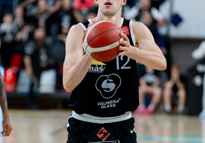 LAT-EST: VALMIERA GLASS VIA : Rīgas Zeļļi