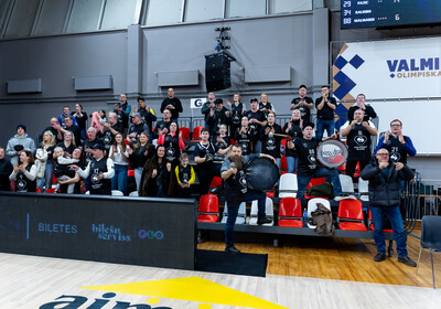 LAT-EST: VALMIERA GLASS VIA : Rīgas Zeļļi