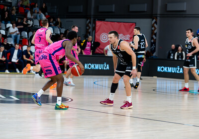 LAT-EST: VALMIERA GLASS VIA : Rīgas Zeļļi