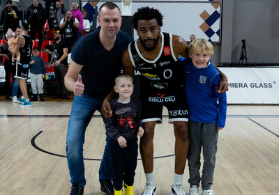 LAT-EST: VALMIERA GLASS VIA : Kalev/Cramo