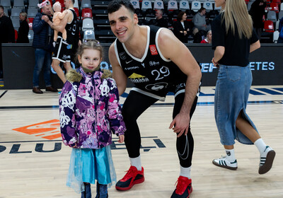 LAT-EST: VALMIERA GLASS VIA : Kalev/Cramo