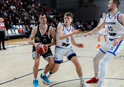 LAT-EST: VALMIERA GLASS VIA : Kalev/Cramo