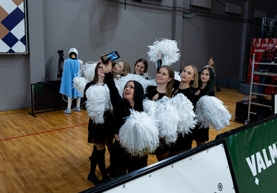 LAT-EST: VALMIERA GLASS VIA : Kalev/Cramo