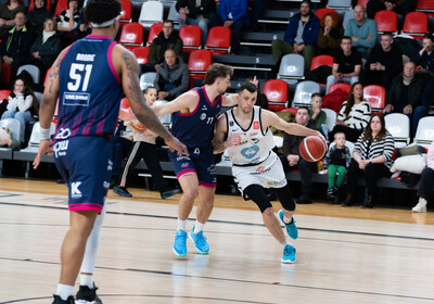 ENBL: VALMIERA GLASS VIA : Bristol Flyers