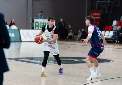 ENBL: VALMIERA GLASS VIA : Bristol Flyers