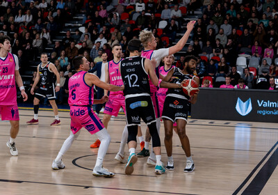 LBUK Pusfināls, VALMIERA GLASS VIA : Rīgas Zeļļi