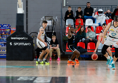 LAT-EST: VALMIERA GLASS VIA : Transcom Parnu