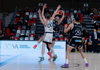 LAT-EST: VALMIERA GLASS VIA : BK Liepāja