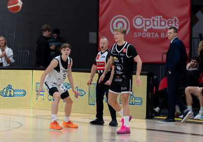 LAT-EST: VALMIERA GLASS VIA : BK Liepāja