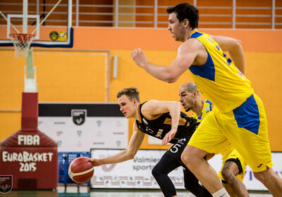 LAT-EST: VALMIERA GLASS VIA - VENTSPILS