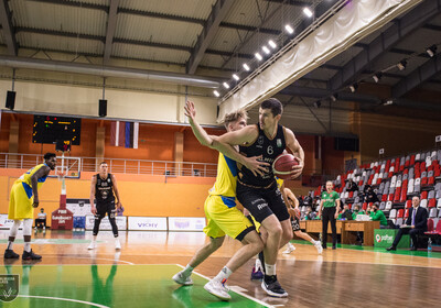 LAT-EST: VALMIERA GLASS VIA - VENTSPILS