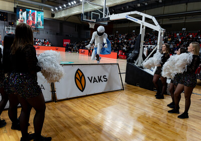 LAT-EST: VALMIERA GLASS VIA : VEF Rīga