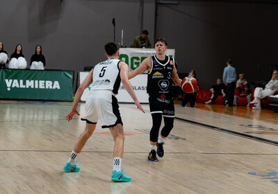 LAT-EST: VALMIERA GLASS VIA : VEF Rīga