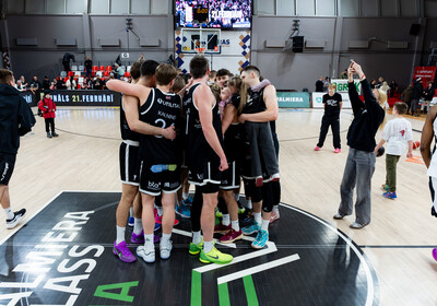 LAT-EST: VALMIERA GLASS VIA : VEF Rīga