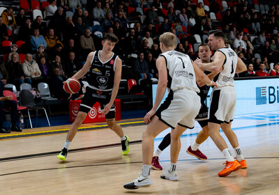 LAT-EST: VALMIERA GLASS VIA : VEF Rīga