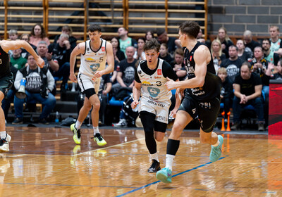 LAT-EST: VALMIERA GLASS VIA : Tartu Ülikool Maks & Moorits