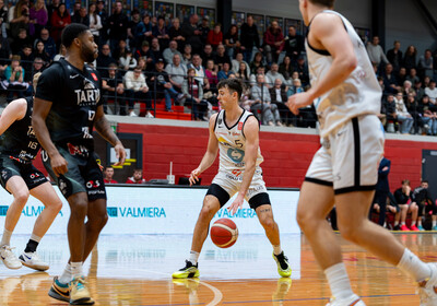 LAT-EST: VALMIERA GLASS VIA : Tartu Ülikool Maks & Moorits