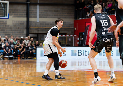 LAT-EST: VALMIERA GLASS VIA : Tartu Ülikool Maks & Moorits