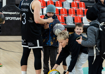 LAT-EST: VALMIERA GLASS VIA : Latvijas Universitāte