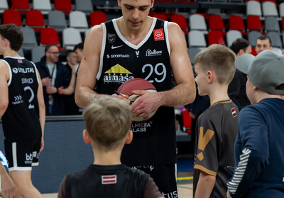 LAT-EST: VALMIERA GLASS VIA : Latvijas Universitāte