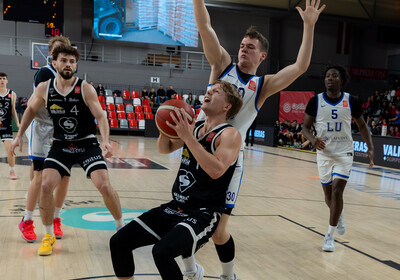 LAT-EST: VALMIERA GLASS VIA : Latvijas Universitāte