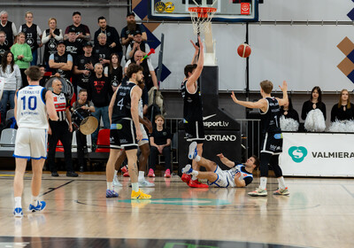 LAT-EST: VALMIERA GLASS VIA : Latvijas Universitāte