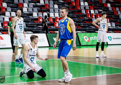 LAT-EST: VALMIERA GLASS VIA - VENTSPILS