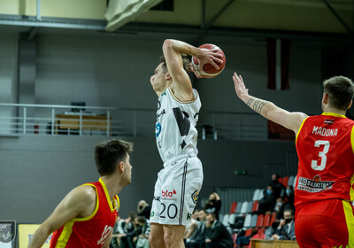 LATVIJAS BASKETBOLA UŽAVAS KAUSS: VALMIERA GLASS - BK Madona/BJSS